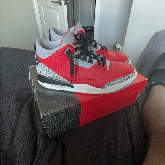 Jordan 3 “Unite” Size 10 - Picture 7 of 7